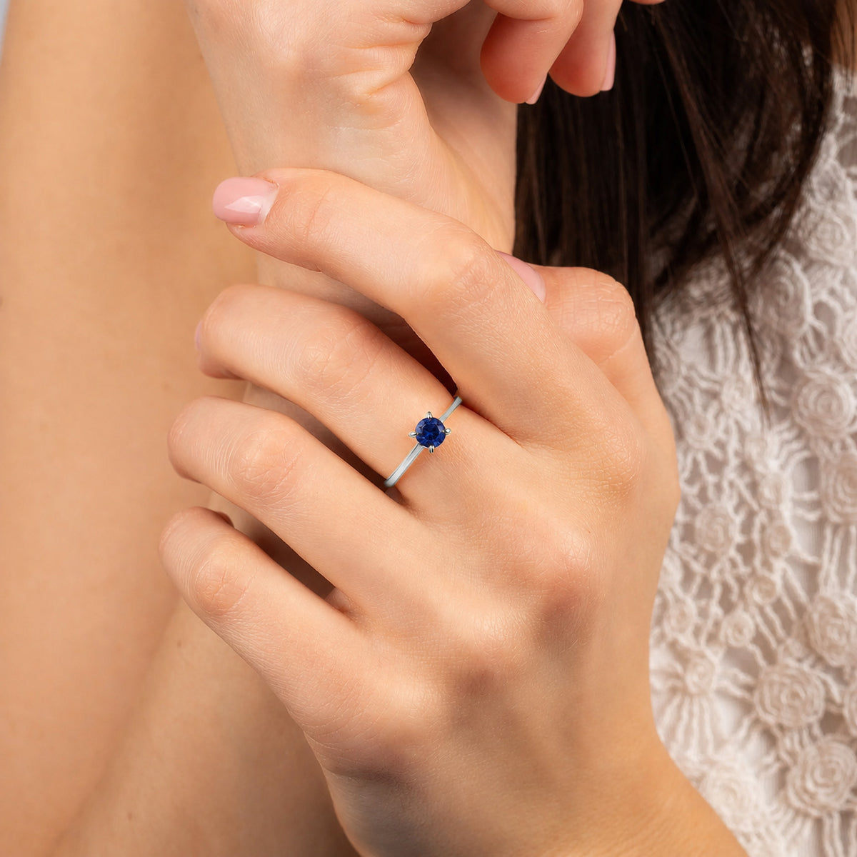 Elira White Gold Sapphire Round Solitaire Ring