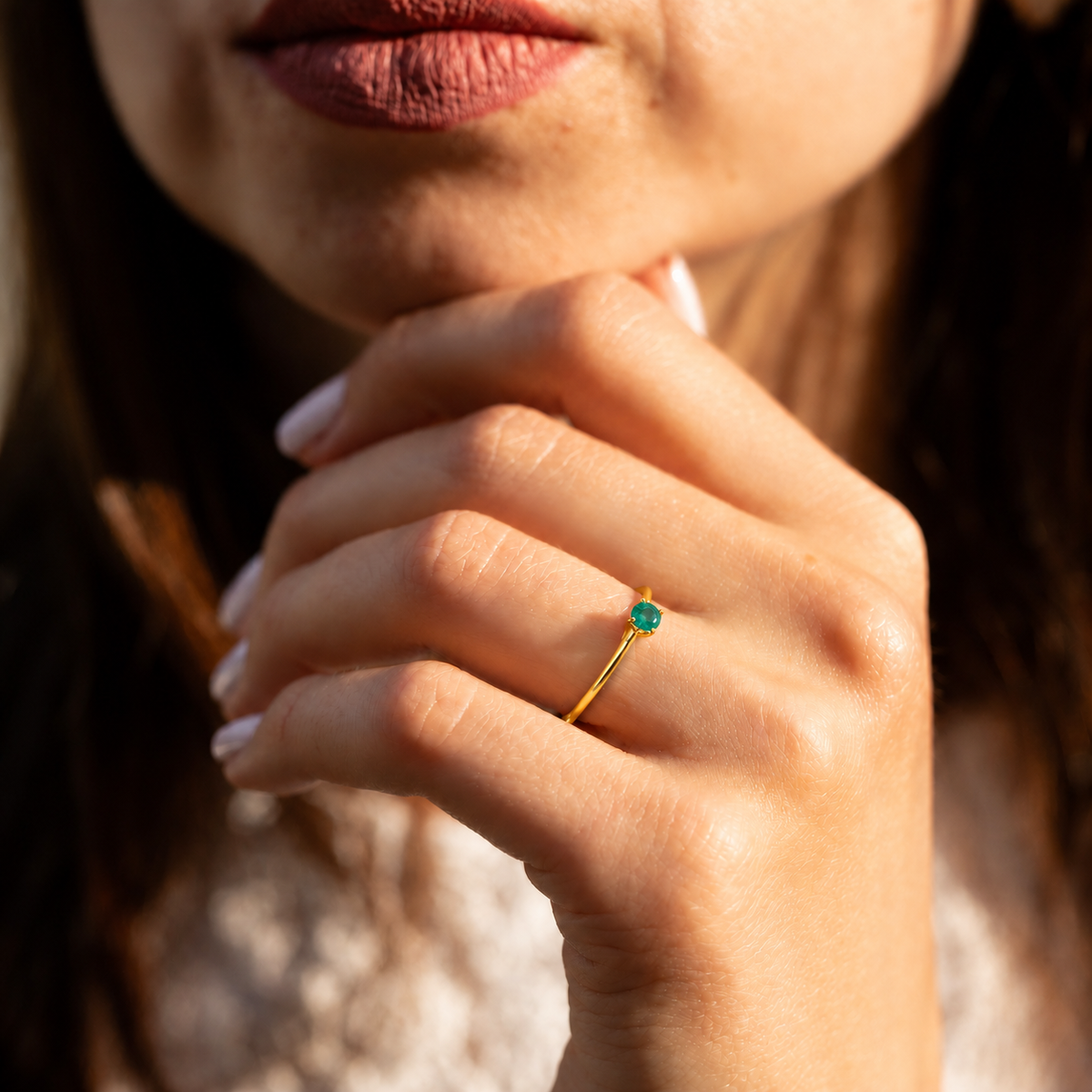 Zarter Verlobungsring aus 18 Karat Roségold mit gedrehten Diamanten