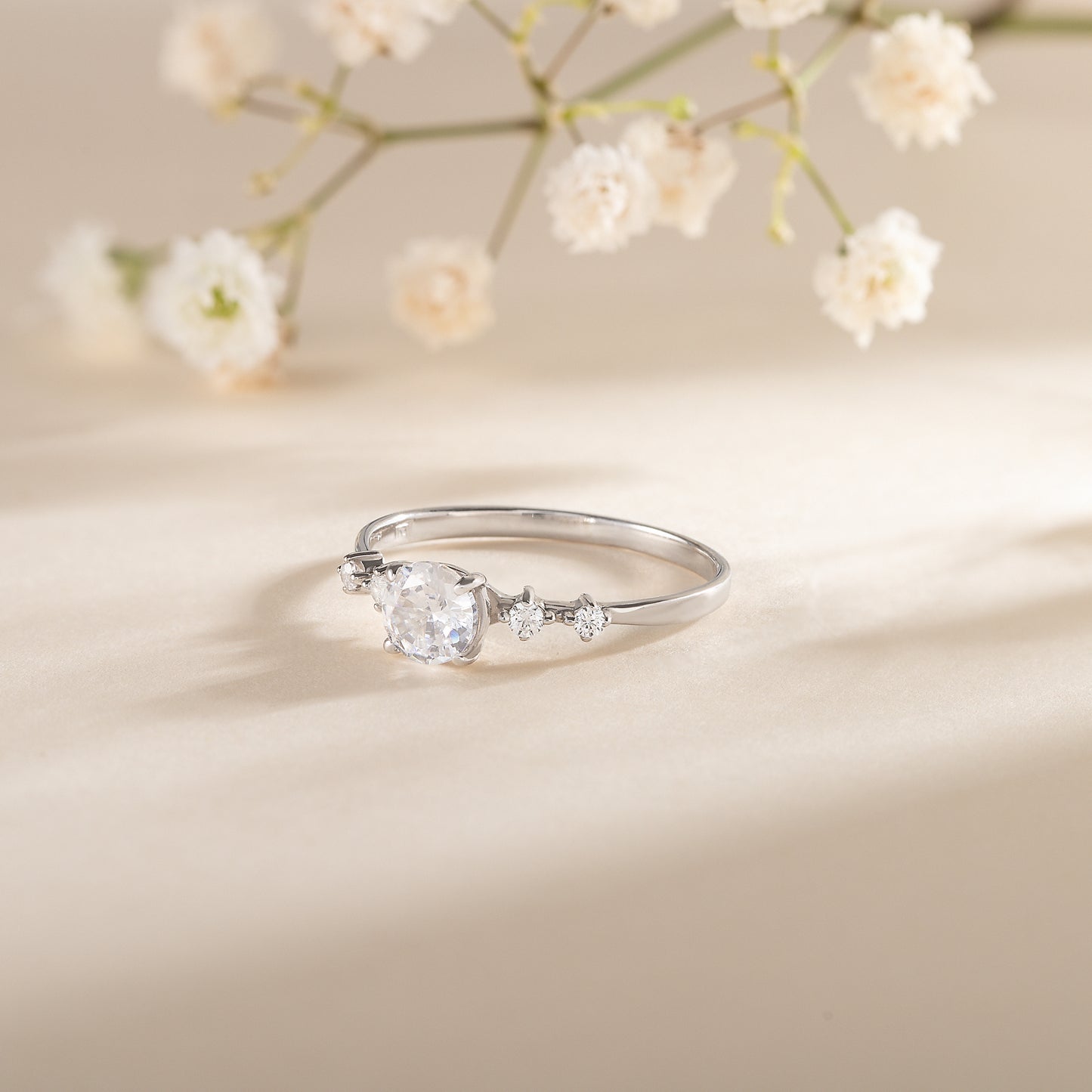 Damen zierlicher Verlobungsring aus 925 Sterling Silber mit Zirkonia