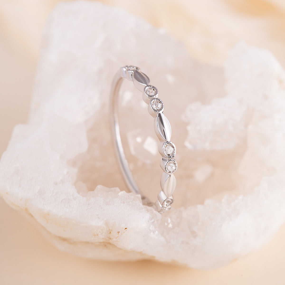 Elowen White Gold Diamond Leaf Band