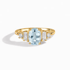 Zarter Verlobungsring aus 18 Karat Roségold mit gedrehten Diamanten