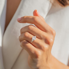 Damen einzigartiger Art-déco-Stil 925er Sterlingsilber Oval- & Baguette-Schliff Zirkonia Verlobungsring