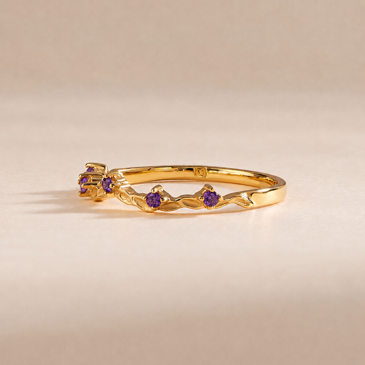 Aveline Yellow Gold Amethyst Leaf Band